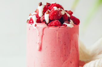 Creamy Raspberry Chip Smoothie (5 Minutes!)